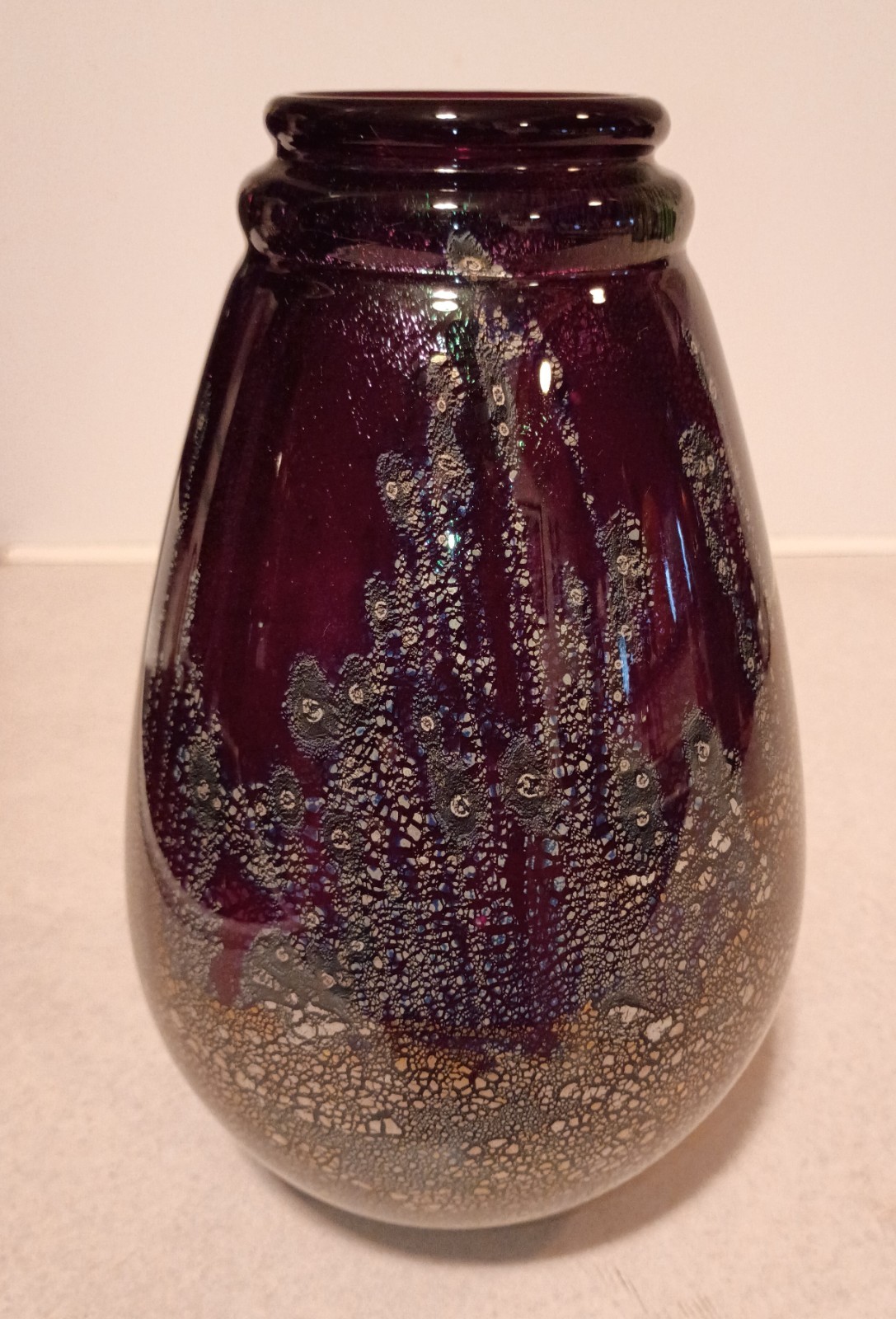 Rare Gorgeous 1988 Signed Glittery Abstract Robert Eickholt 8.75″ Art Glass Vase