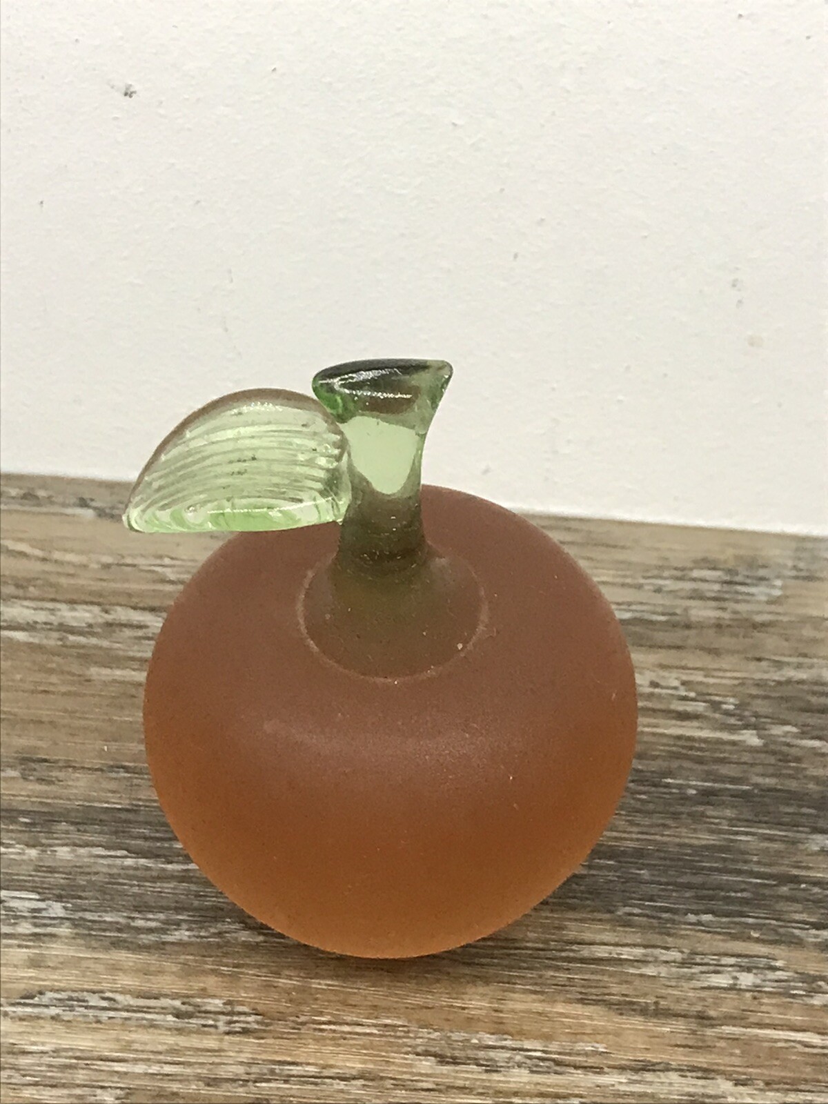 Vtg Hand Blown Art Glass Pink Peach Frosted Apple Green Stem Leaf Paperweight