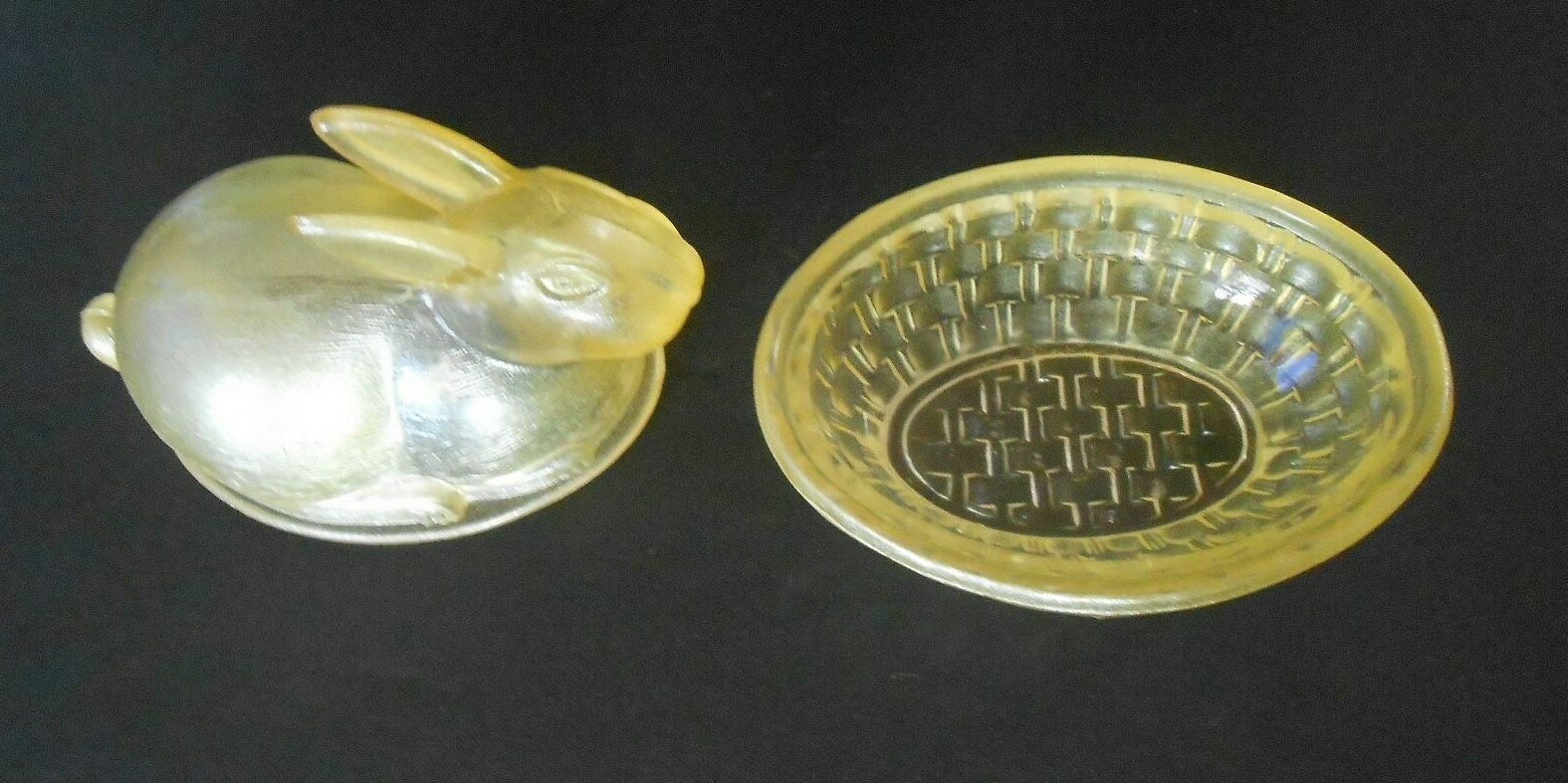Iridescent Glass Yellow Easter Bunny Rabbit on Nest Basket Box Candy Dish