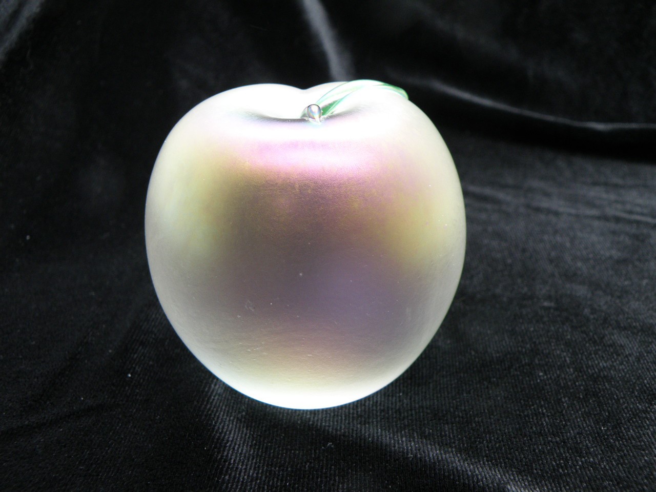Vtg Zellique Studios Iridescent Frosted Glass Apple 1999 Artist Signed Morel