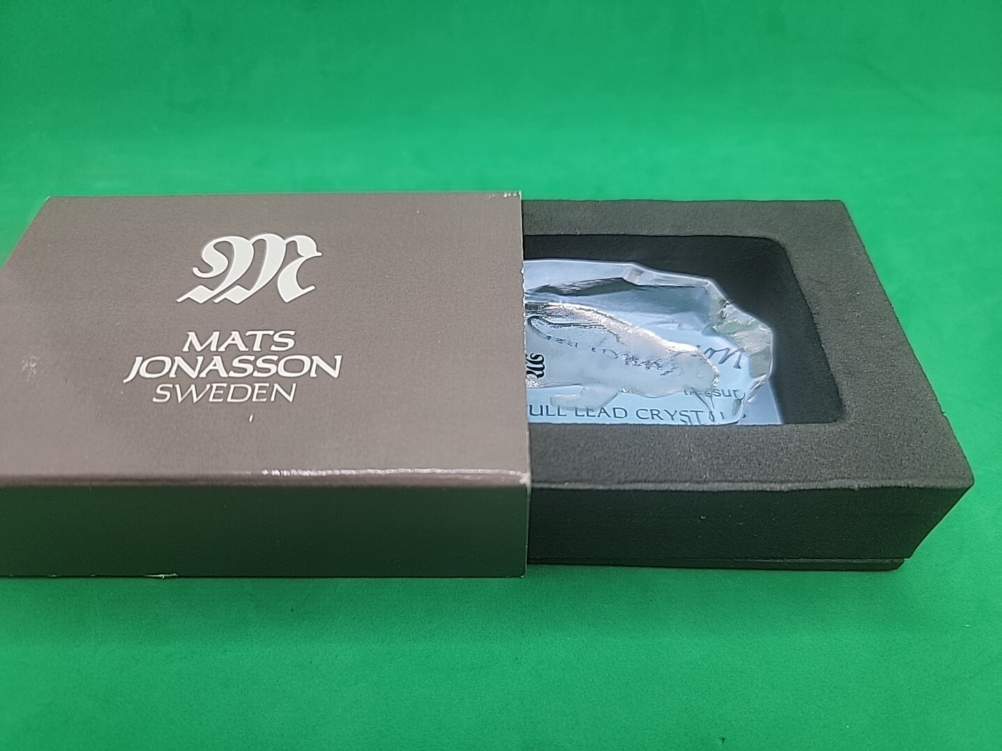Mats Jonasson Full Lead Crystal Penguin Sculpture Paperweight Sweden