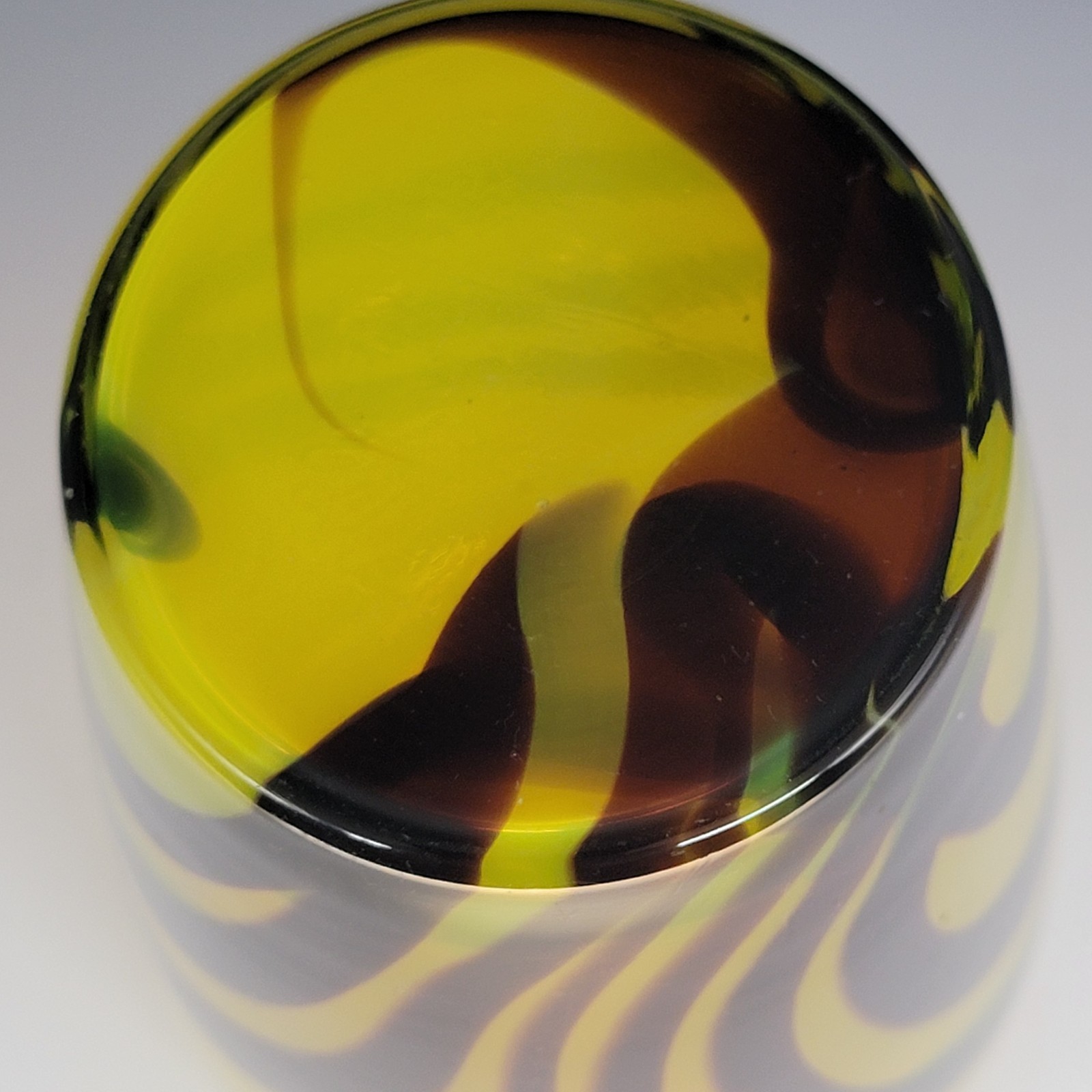 Yellow Blown Glass Vase With Brown Swirls 9.75″ Tall UV Reactive Cadmium GLOWS