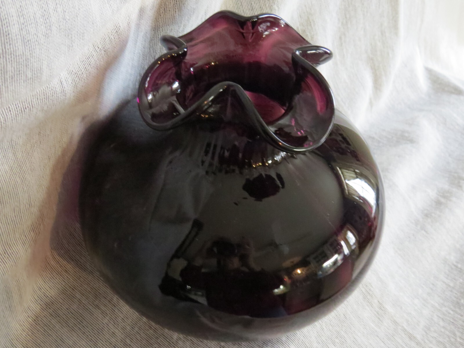 Vtg/Antique Hand-Blown LOVELY Round Bulb BLACK AMETHYST VASE 7″