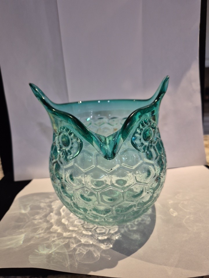 vintage art glass honeycomb patterned owl vase Trautman Glass or Blenko