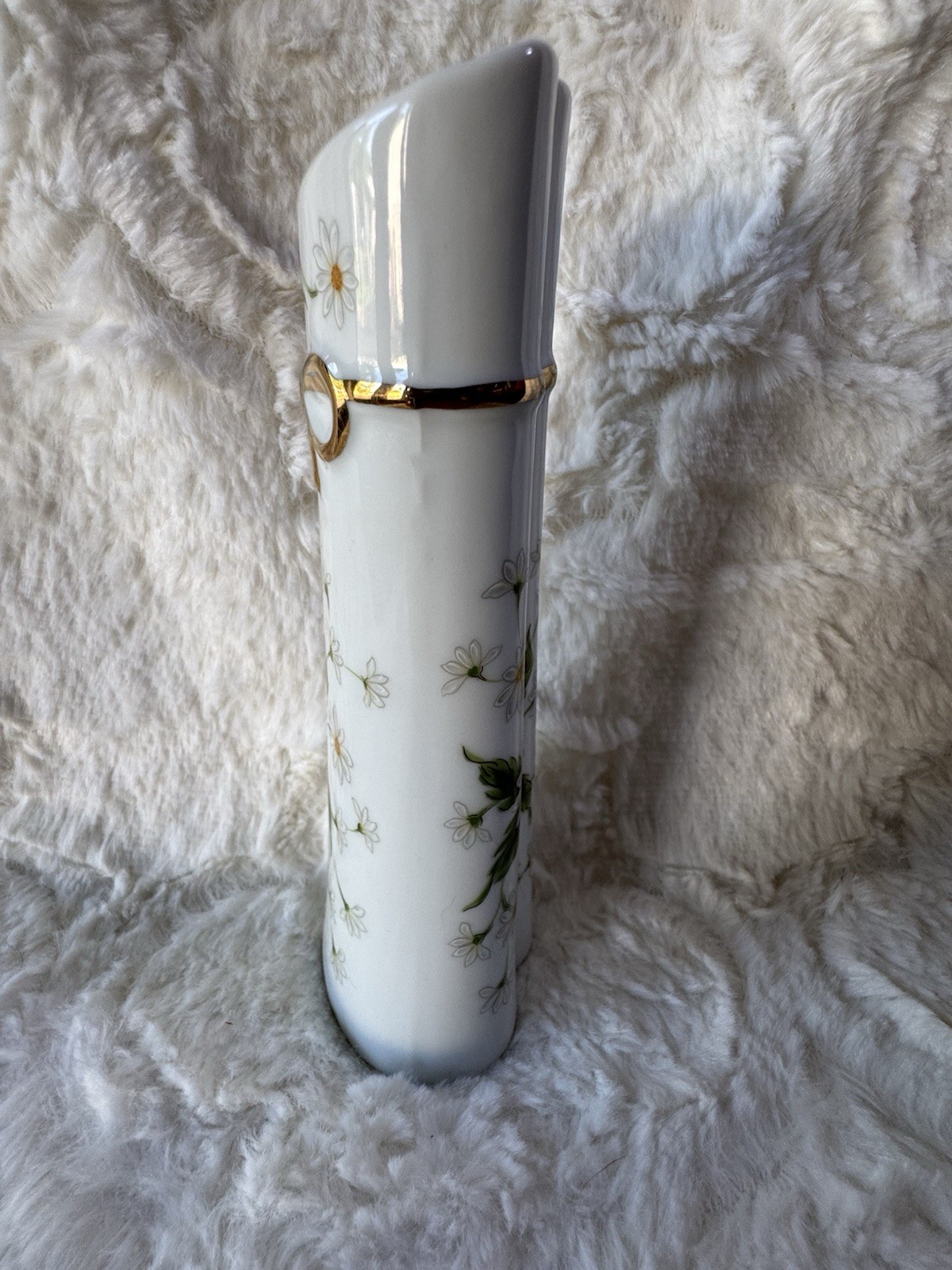 VINTAGE LEFTON Hand Painted Heart Shaped Bud Vase with White Daisy Design