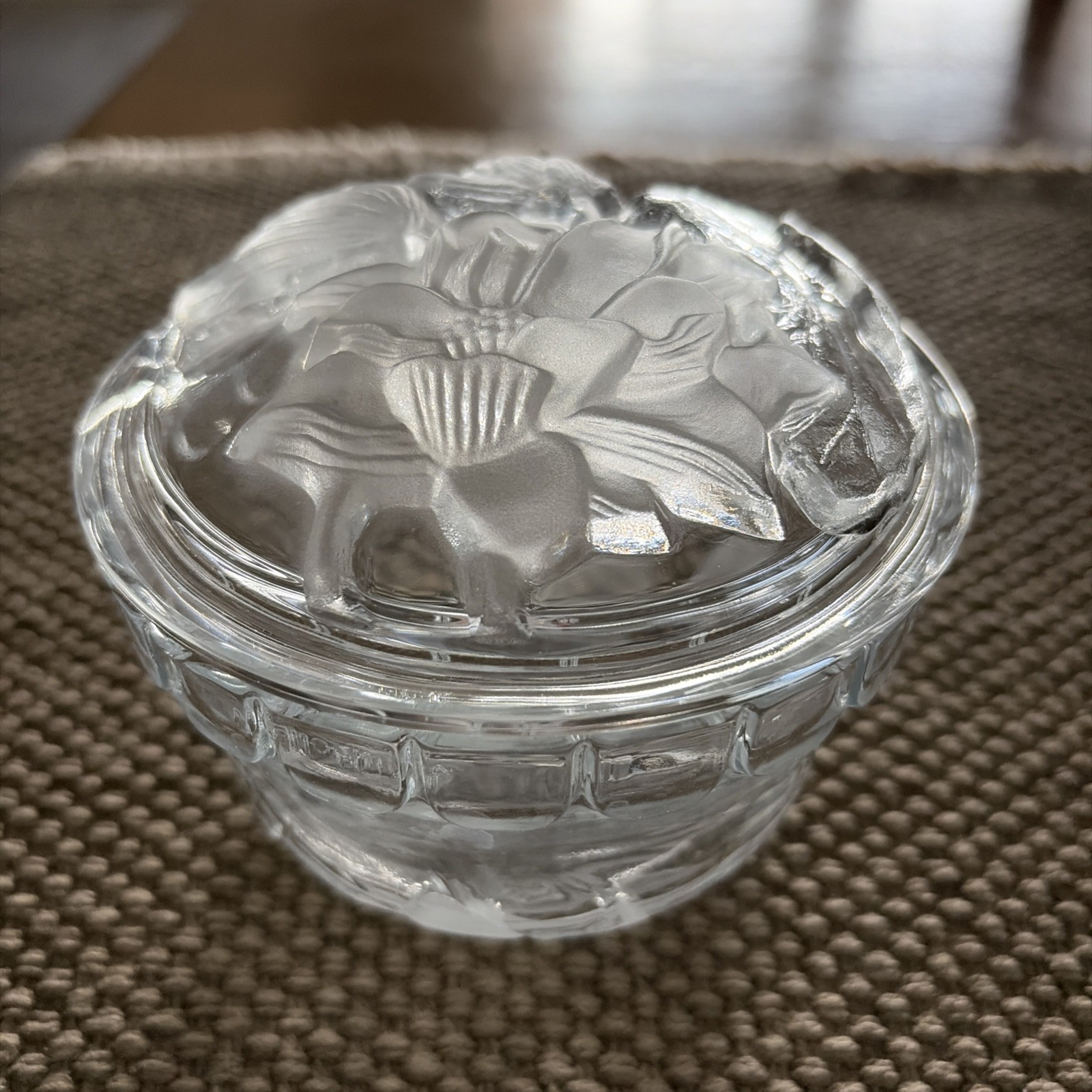 Crystal Floral Candy Trinket Dish with Frosted Crystal Flowers – lovely decor!!