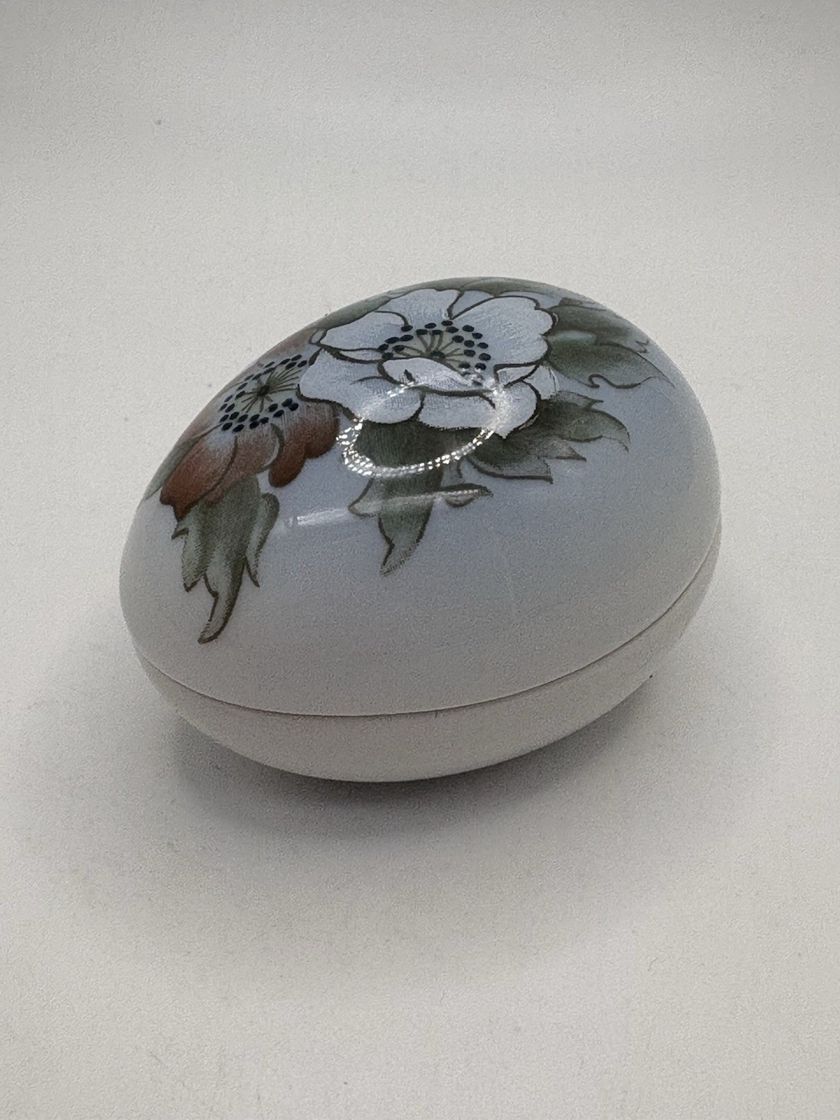 1987 Limited Edition Bing & Grondahl B&G 693 Copenhagen Denmark Egg Trinket Box