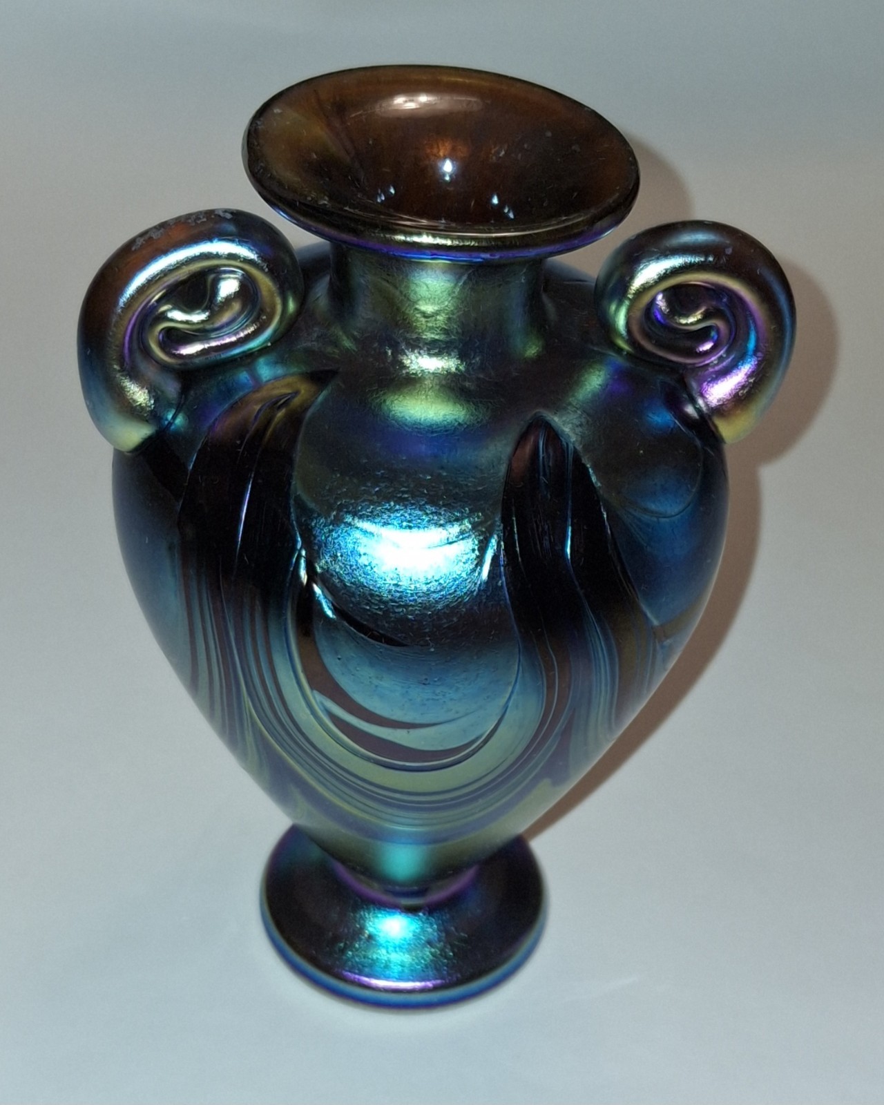 Sean O’Donoghue Signed Hand Blown Art Glass Vase Iridescent Australia