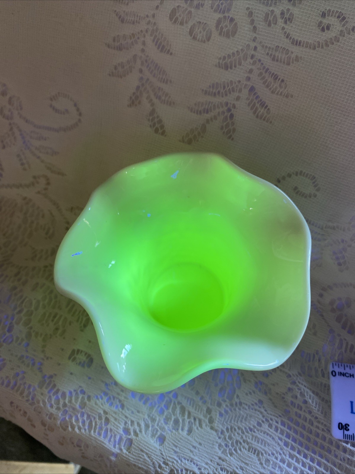 Custard Northwood Uranium Glass Grape Vines Nutmeg Stain