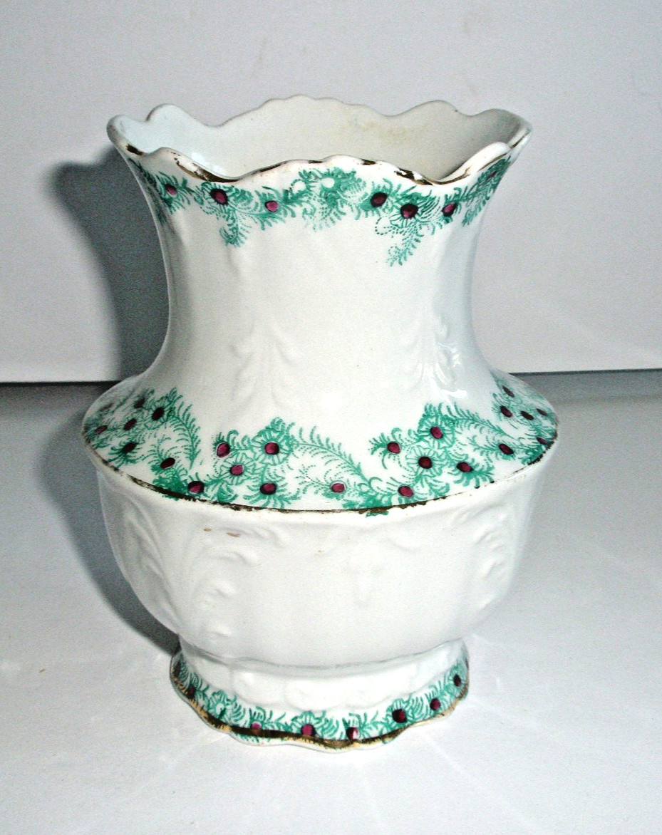 Goodwin Pottery Co. Vase Semi-Porcelain 5″ Red Green Flowers Stems Gold Trim