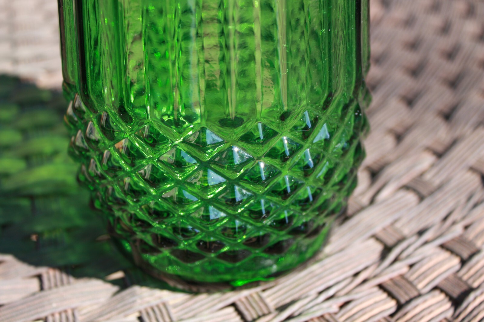Hoosier Emerald Green #4089-A Diamond Point Ribbed Vintage 9 5/8 Inch Vase
