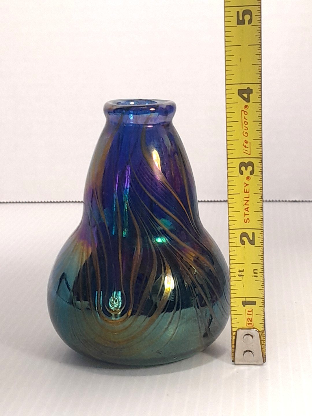 Vtg 1978 WE Porter Art Glass Inkwell Bottle Blue Iridescent Pulled Feather 3.75″