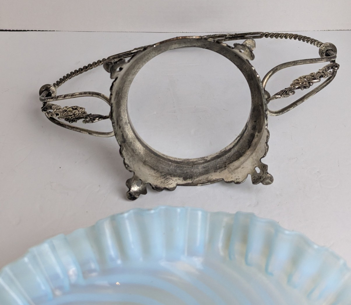 Vtg Fenton 10″ Blue Opalescent Ruffled Glass Brides Basket Silverplate Holder