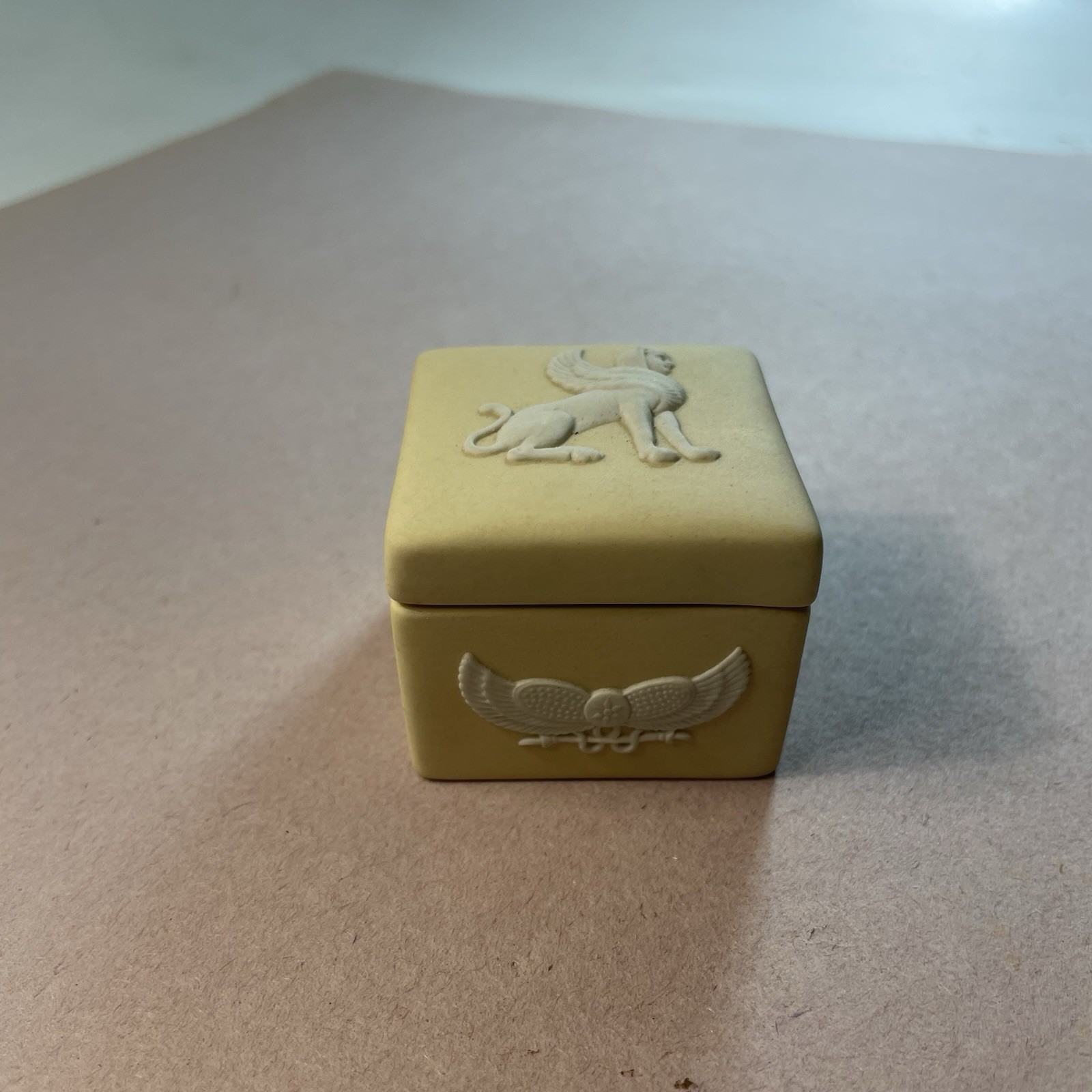 Rare VTG 1978 Wedgwood Primrose Yellow Jasperware Egyptian Sphinx Trinket Box