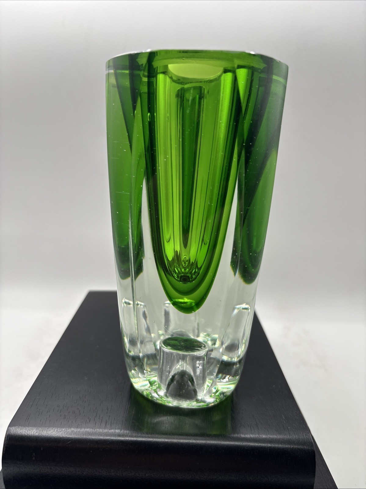 VINTAGE MID 20TH CENTURY MURANO Green GLASS VASES 6”H 2.5” W VERY RARE