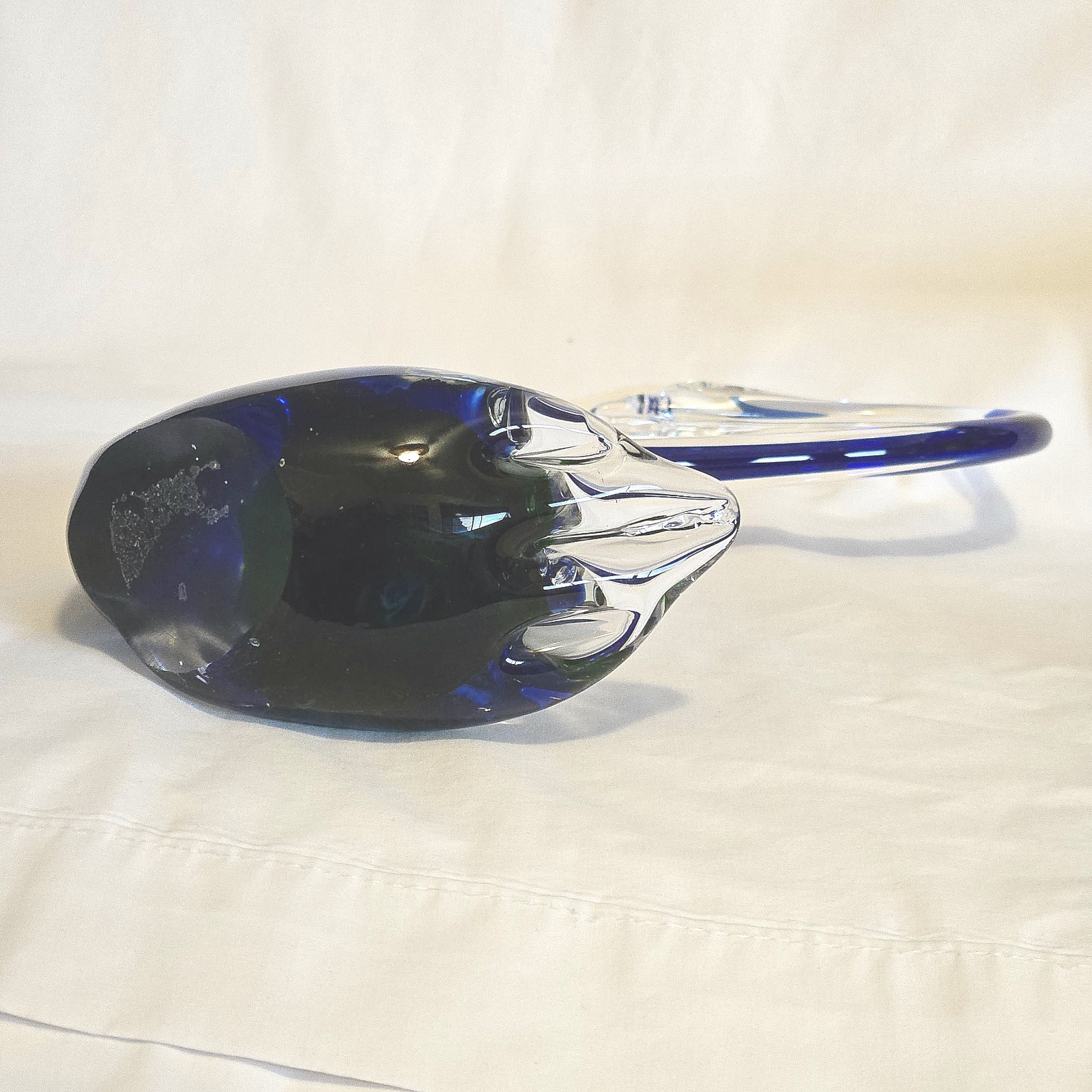 Art Glass Swan Blue Green and Clear 12⅝” Tall Unbranded No Location with Issues