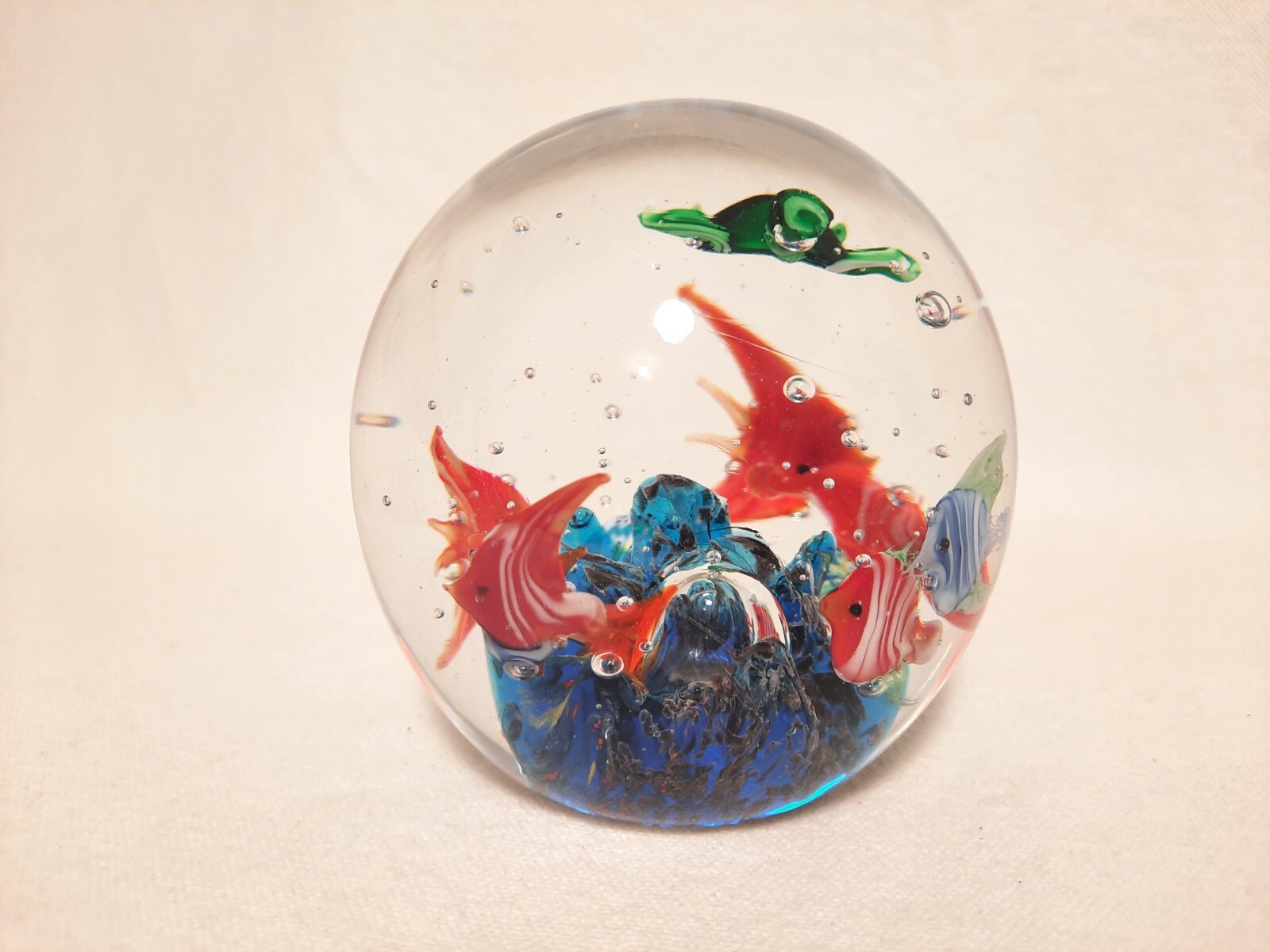 Art Glass Ocean Fish Paperweight 4″x3.75″ Angelfish Turtle Cuttlefish Underwater