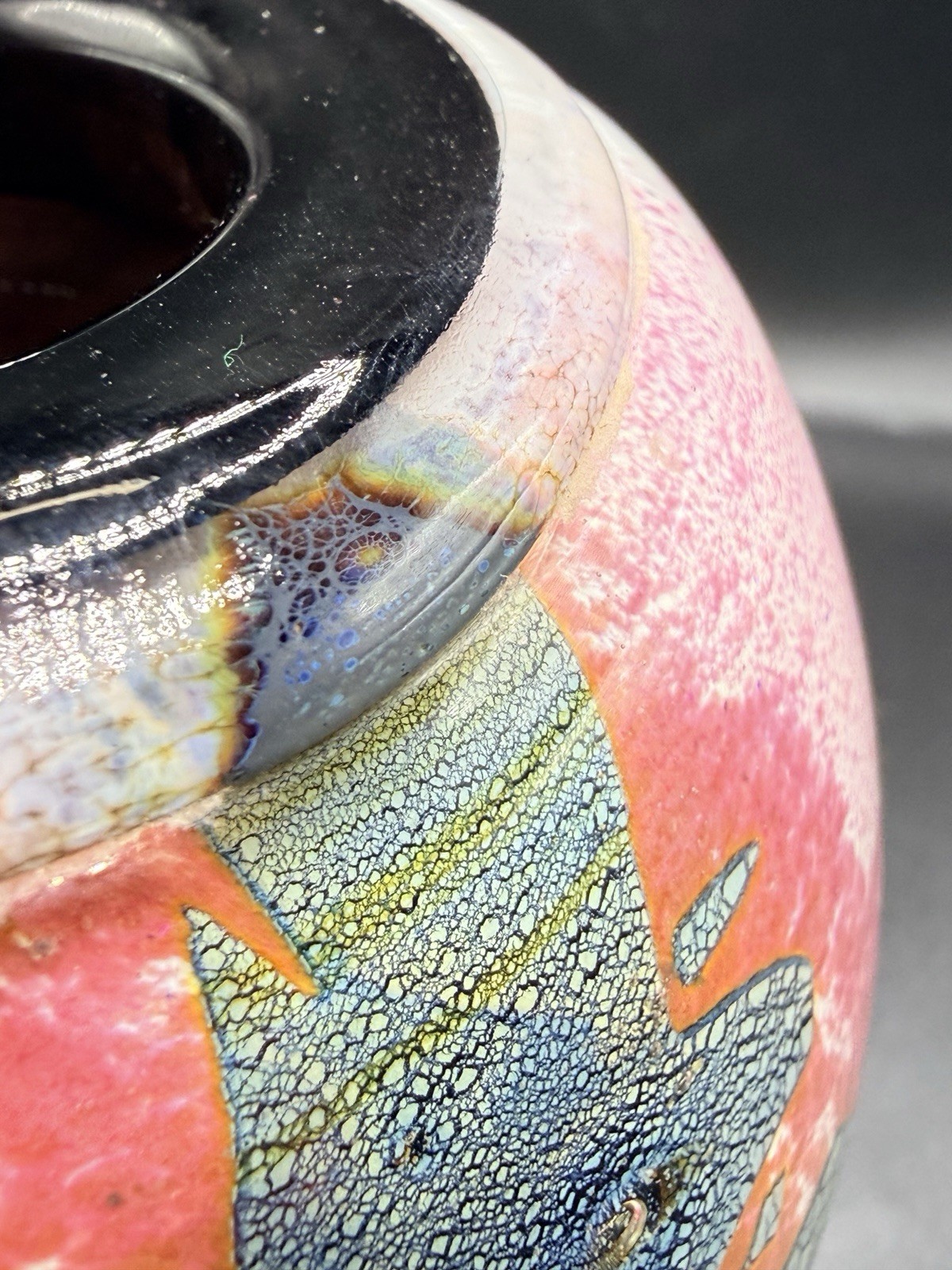 Jean Claude Novaro Signed Art Glass Vase Iridescent Pink Crackle French Blown 5”