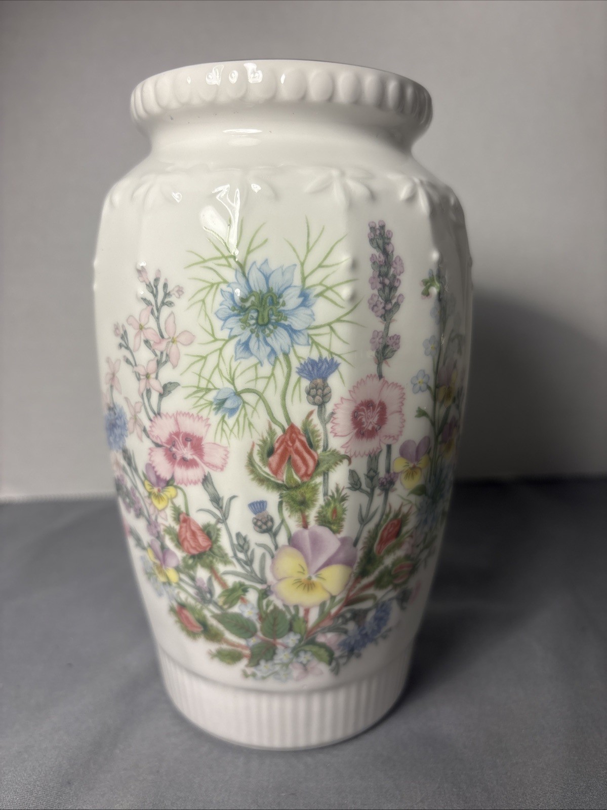 Aynsley Porcelain Wild Tudor Pattern Vase England Fine Bone China White & Floral