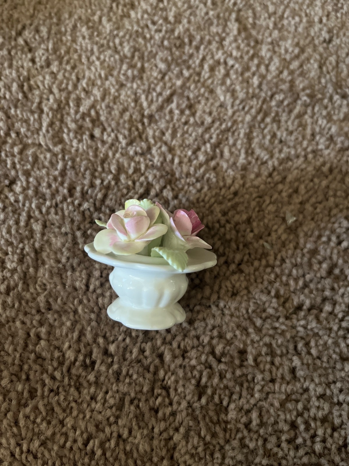 VTG Royale Stratford Porcelain Flower Bouquet Basket Fine Bone China England