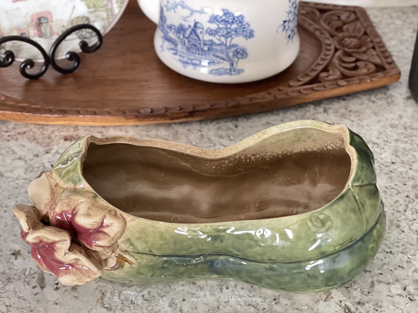 Vintage squash pottery holder table or shelf display