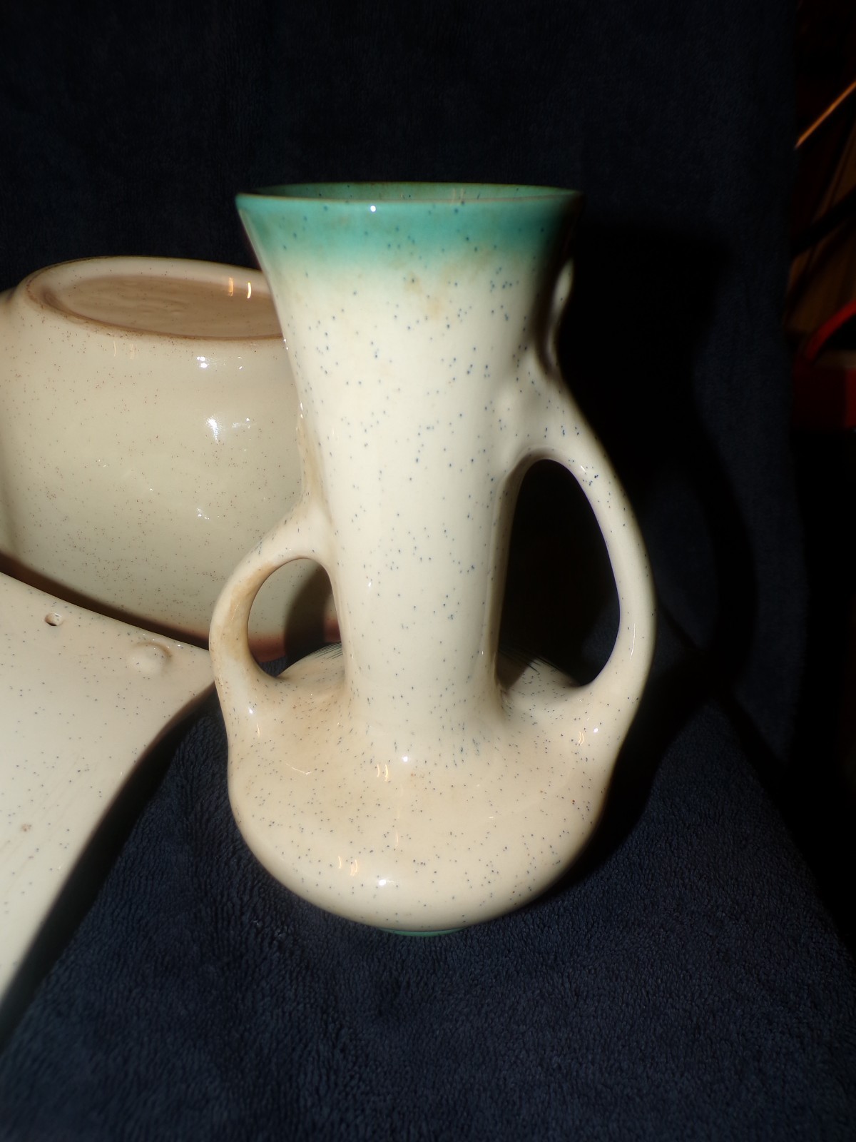 4 piece set of vintage rocky mountain pottery with hand painted pine cones