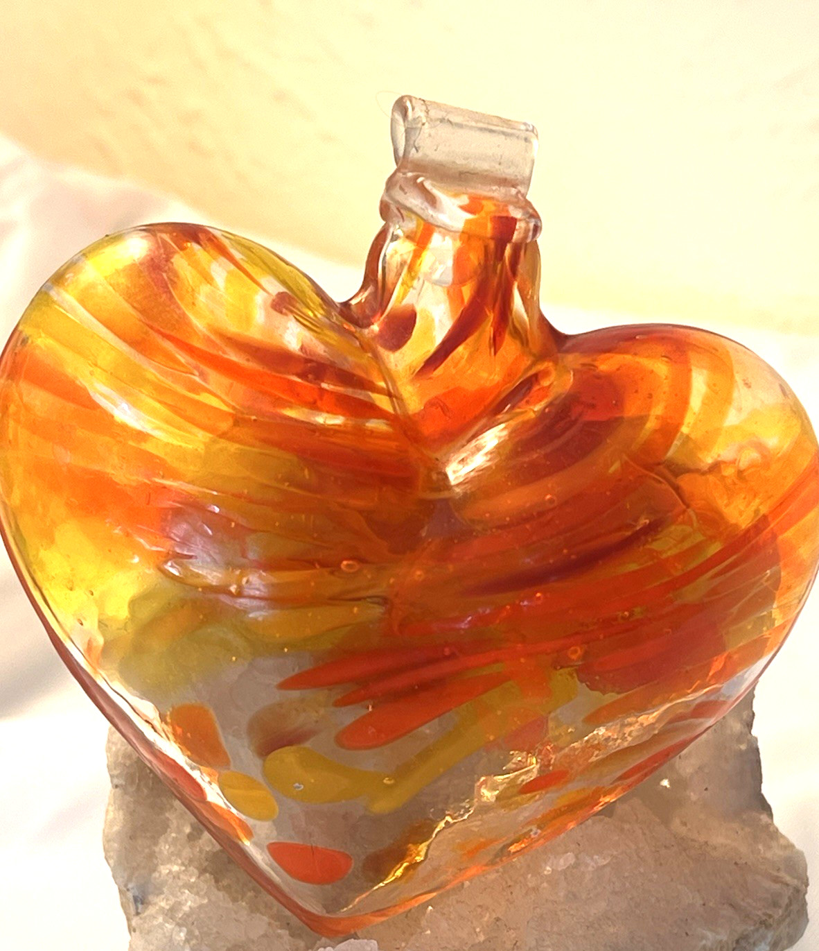 ARTISAN HAND BLOWN SUNRISE COLORS ART GLASS HEART 4 X 4 SUN CATCHER ORNAMENT