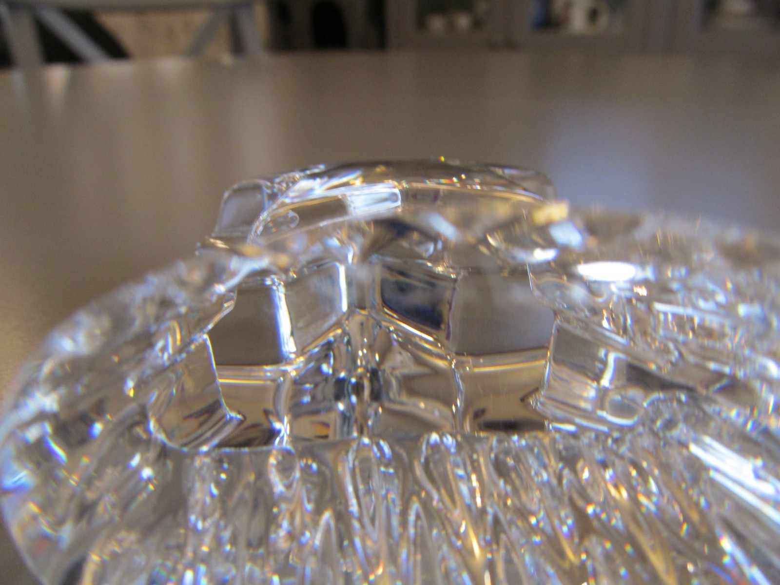STUEBEN CRYSTAL 4″ STAR PATH PAPERWEIGHT / FIGURINE 2 CHIPS ON BASE