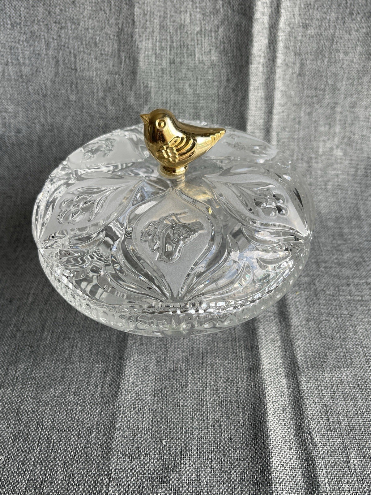 Gold Bird Garden Glass Covered Candy Dish Flowers Birds Molded 3 Leg Wave Edge