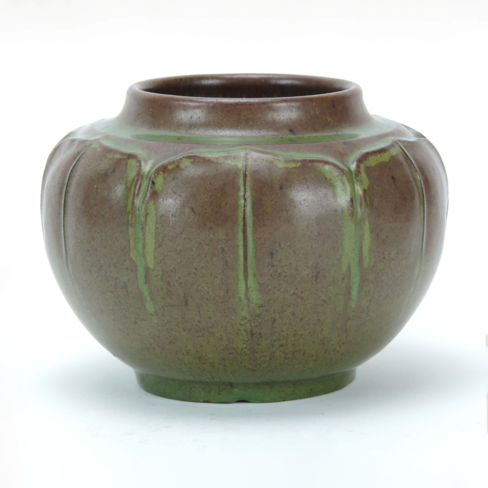 WJW Walley Pottery green brown glaze carved 6 leaf 4 7/8″ dia vase arts & crafts