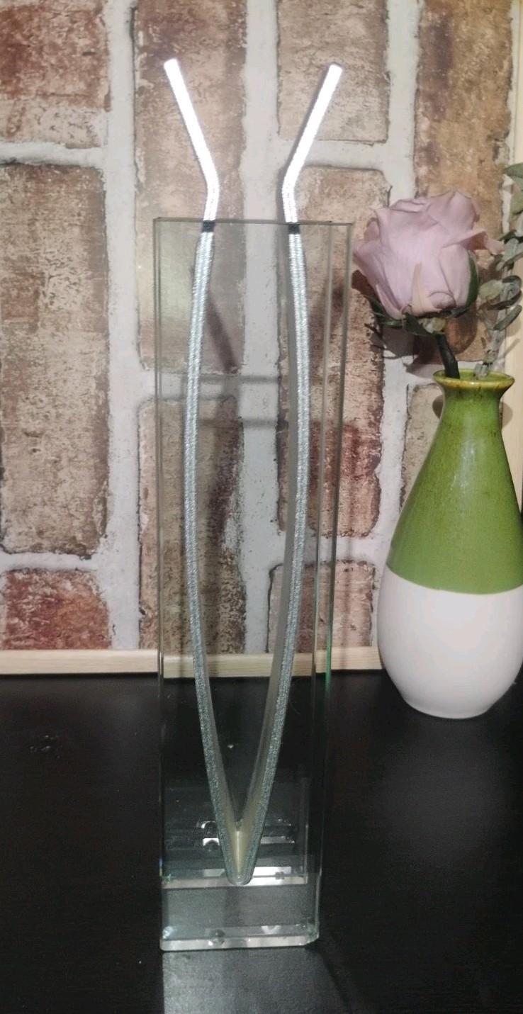 Ribbon Vase Peter Hewitt Glass & Aluminum 1996 11″ Post Modern Read DESCRIPTION