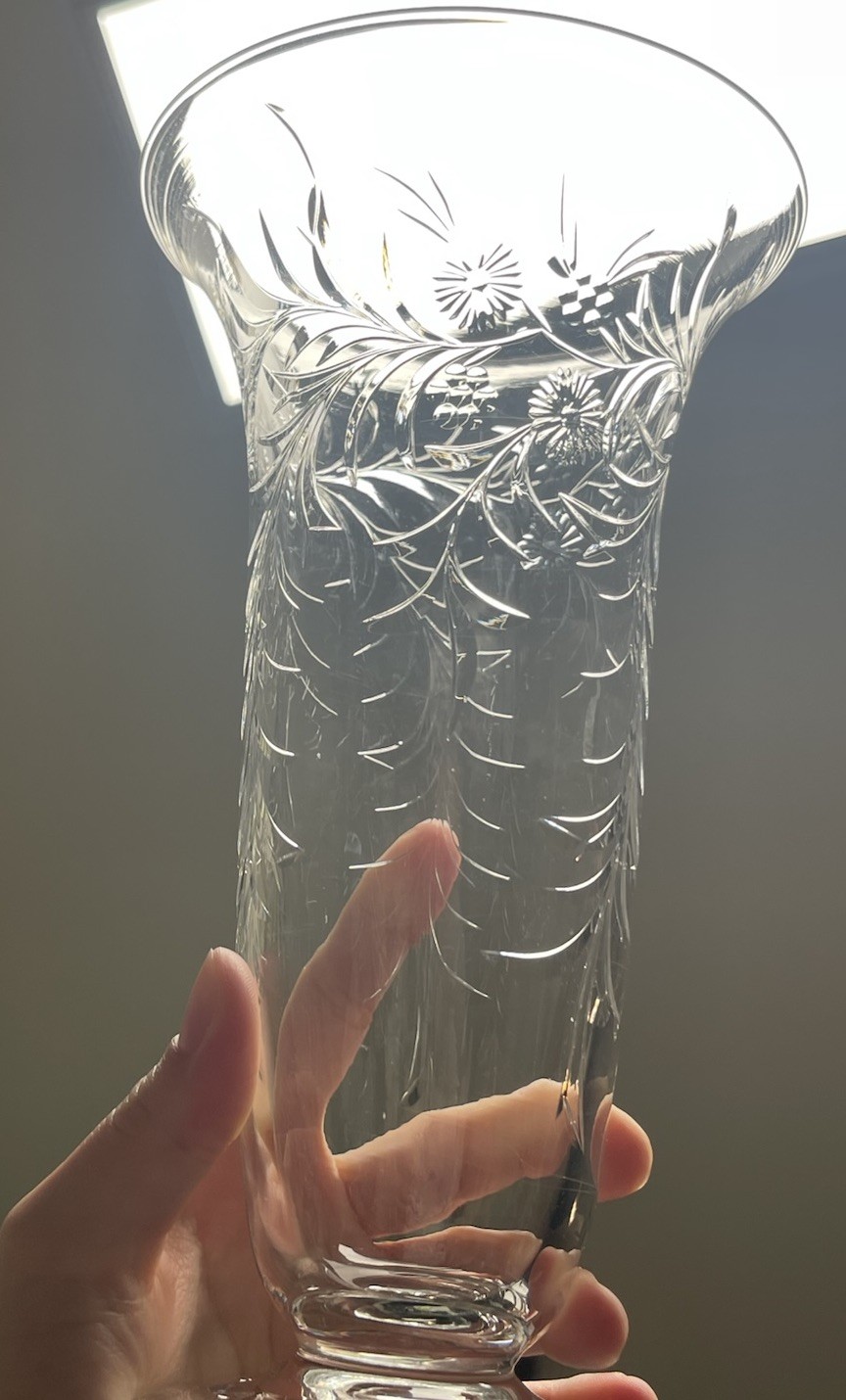Rare Vintage Pairpoint crystal vase wheel-cut engravings – “Chelsea” pattern