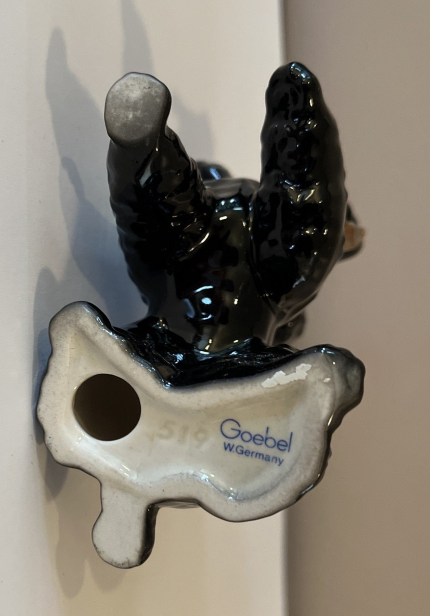 Vintage Goebel West Germany Black French Poodle w/ Leash Figurine #519