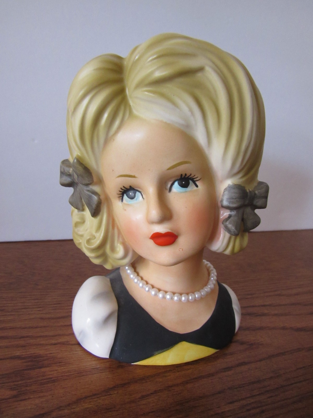 Vintage Lady Teen Head Vase Relpo 2031 Blonde Bows 5 1/2 “