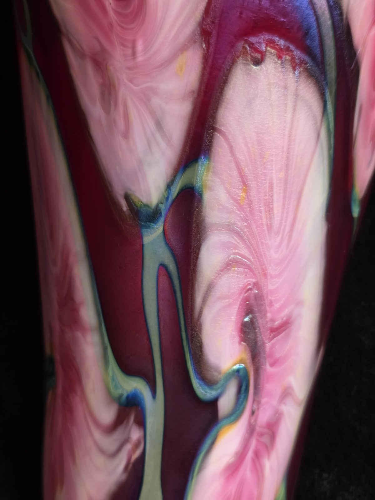 * Gorgeous JOHN LOTTON Signed 1992 Iridescent 10.5″ Art Glass Vase
