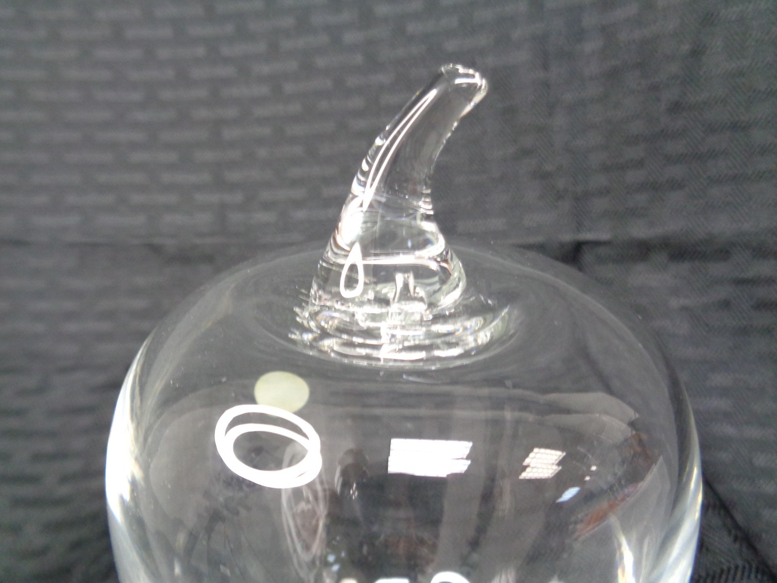 Tiffany & Co. Crystal Clear Glass Apple Paperweight 3″ Figure Signed