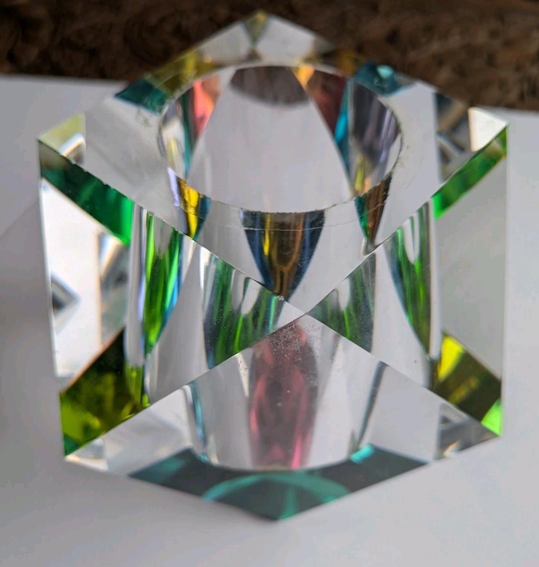 Fundamental Berlin Regenbogen Irregular Vase Rainbow Crystal 4x4x4 Picard Prism
