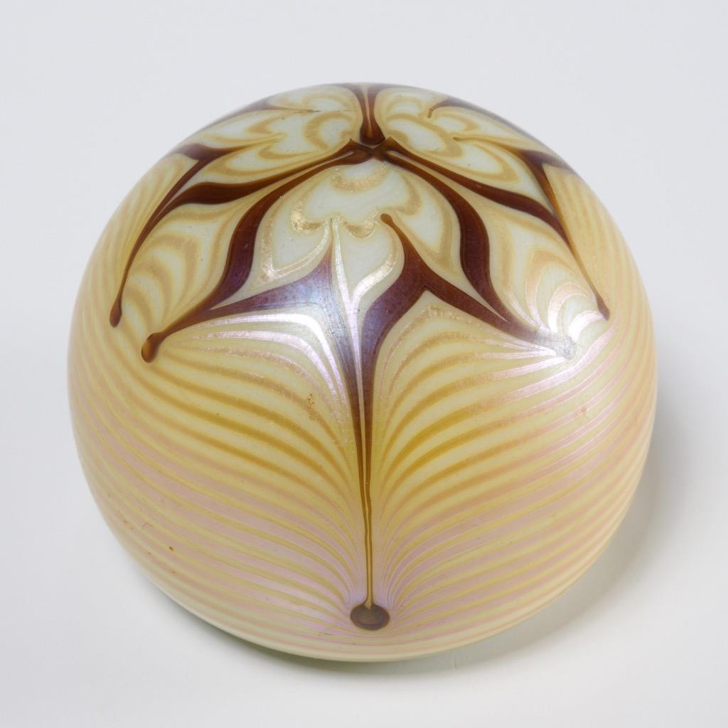 Stephen Smyers Northern Star Iridescent Gold Art Glass Paperweight Signed 2.5″di