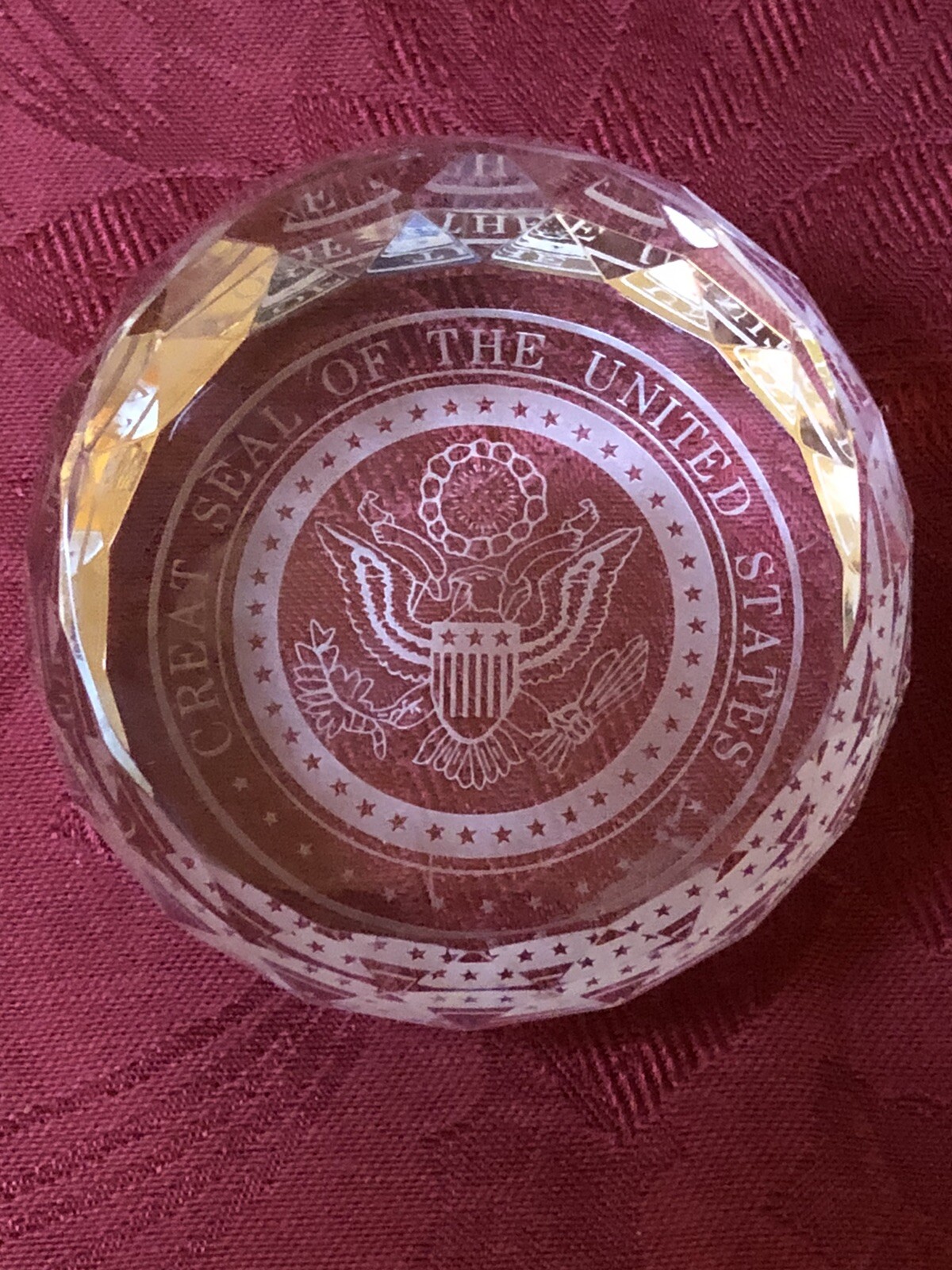 3” ROUND CRYSTAL PAPERWEIGHT GREAT SEAL OF THE UNITED STATES EAGLE DESK ACCESSOR