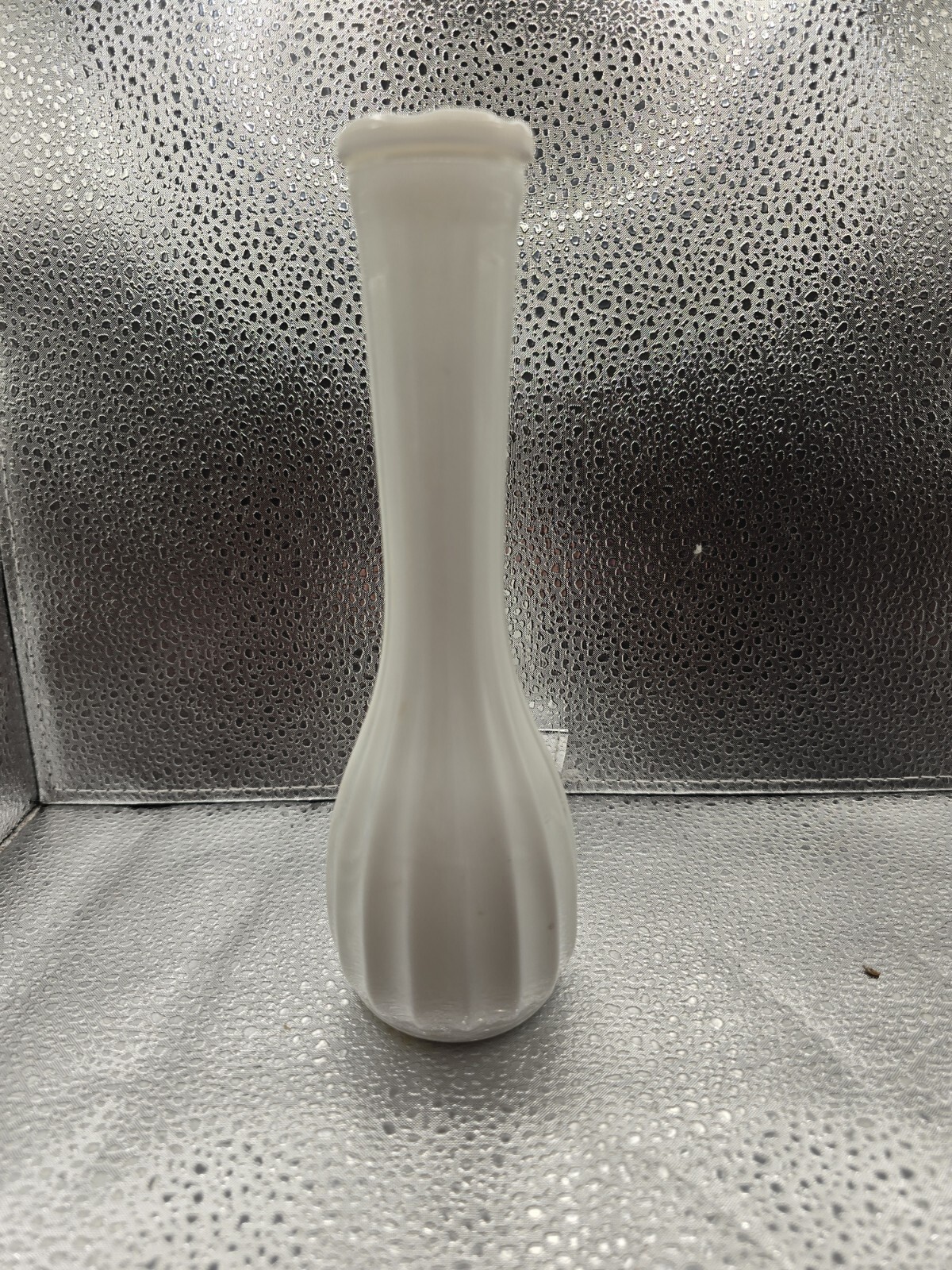 Vintage Ribbed Milk Glass 8.5 ” Bud Vase With Scalloped Top