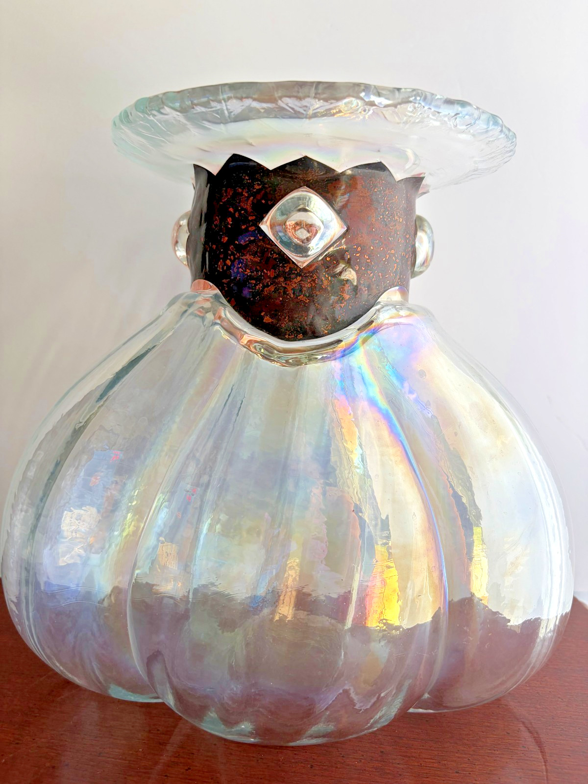 VTG Silvestri Mouth Blown Iridescent Glass Vase w/ Copper Tone Collar 11.5″x 11”