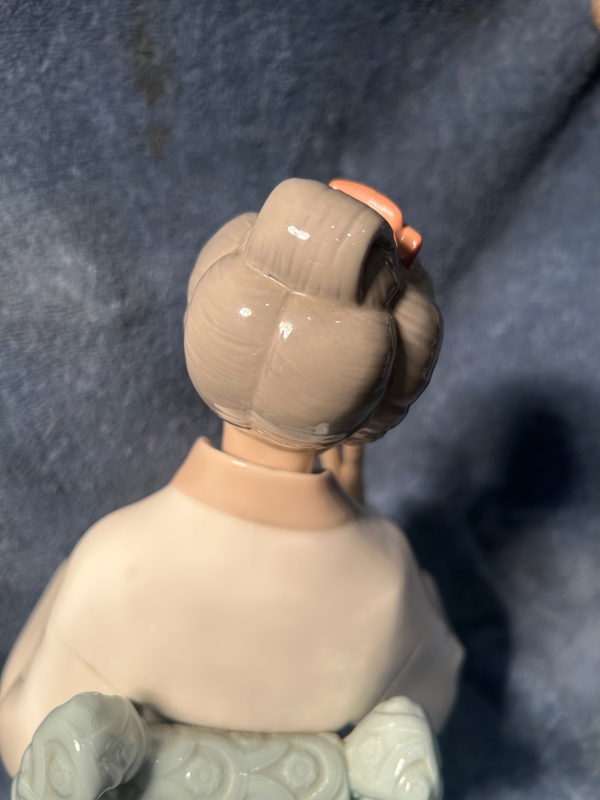 VINTAGE 14 INCH NAO BY LLADRO # 1276 “THE DECORATOR” 1997 ABSOLUTELY PERFECT
