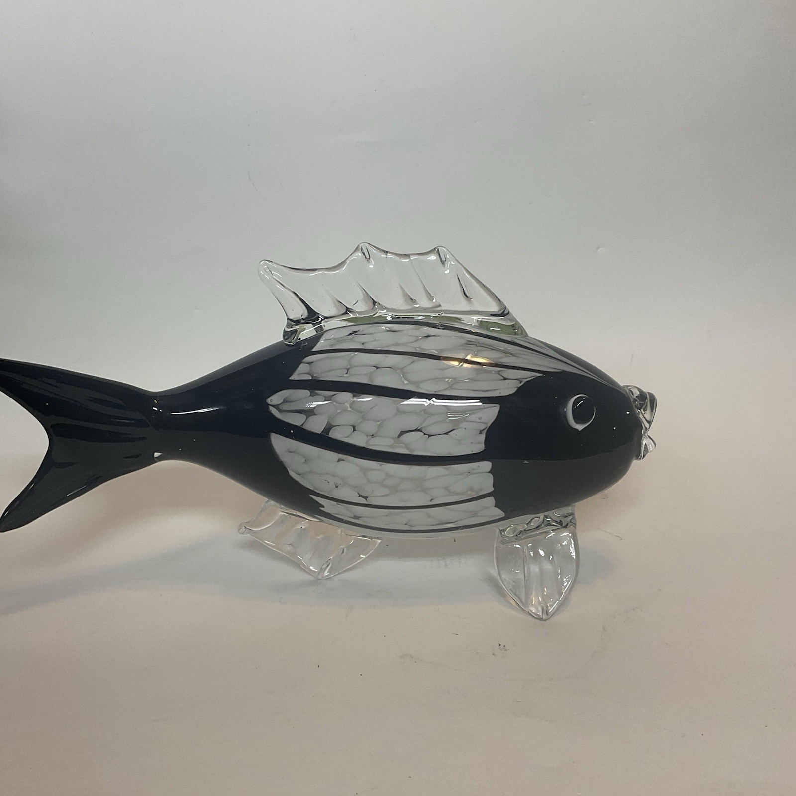 VTG Art Glass Fish Hand Blown Murano Style Figurine Aquarium BLACK WHITE CLEAR