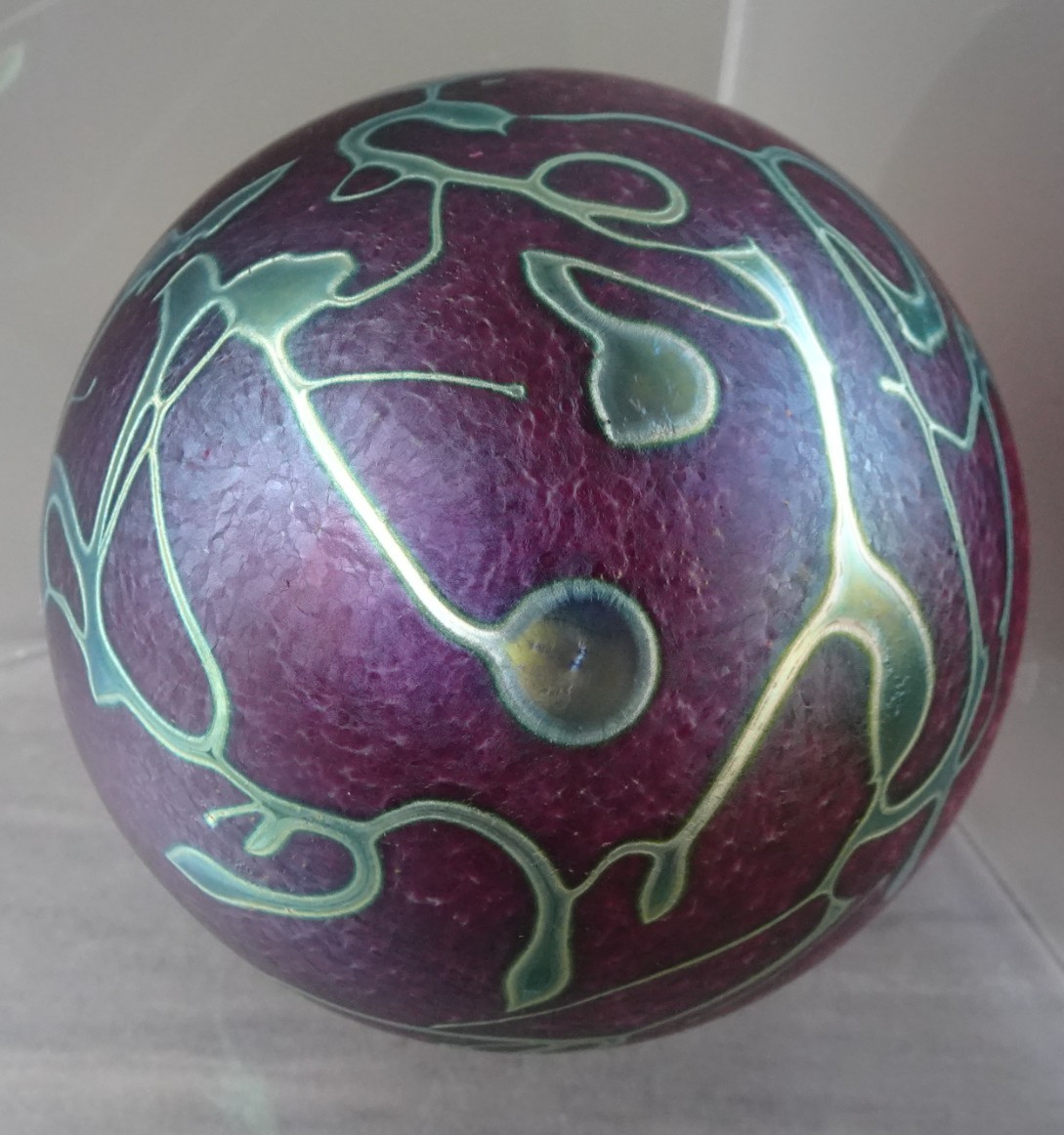 3.1″ Signed Robert Held Art Glass Metallic Threads Paperweight w/ Label
