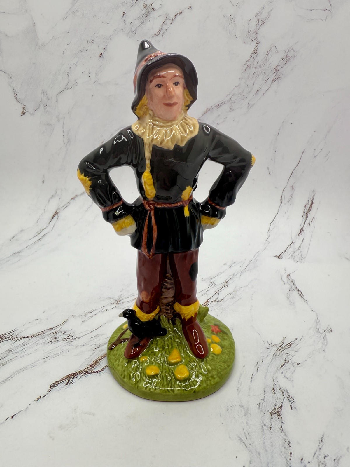 Royal Doulton Wizard Of Oz Scarecrow 838 60th Anniversary Of the Movie 6.5″ Tall