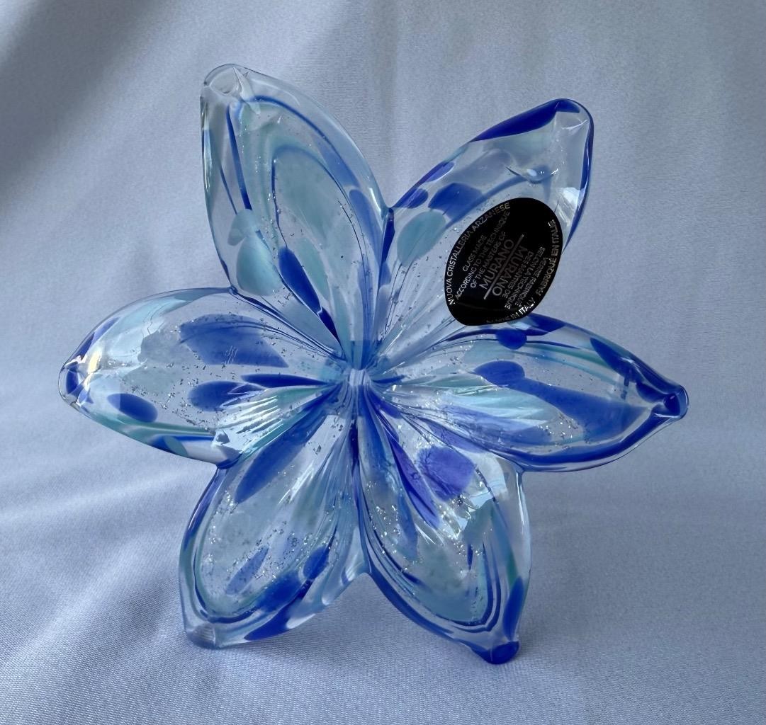 Genuine Italian Flower Blown Glass Murano dark and light blue Italy No 724