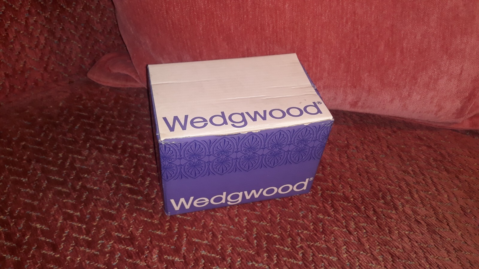 NEW IN BOX WEDGWOOD CAMEO PALE BLUE JASPERWARE 4 3/4 INCHES TALL BUD VASE MINT!