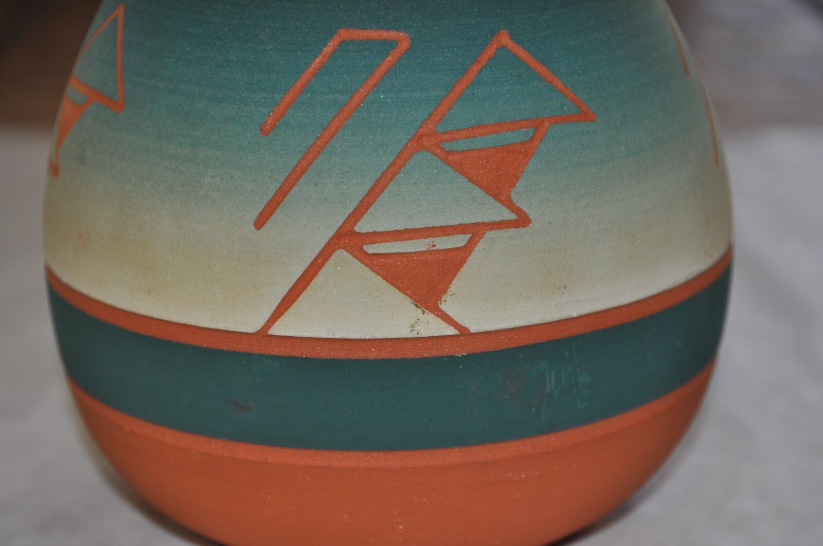 Sioux Pottery Native American 7 5/8″ tall Painted Clay Vase-Signed