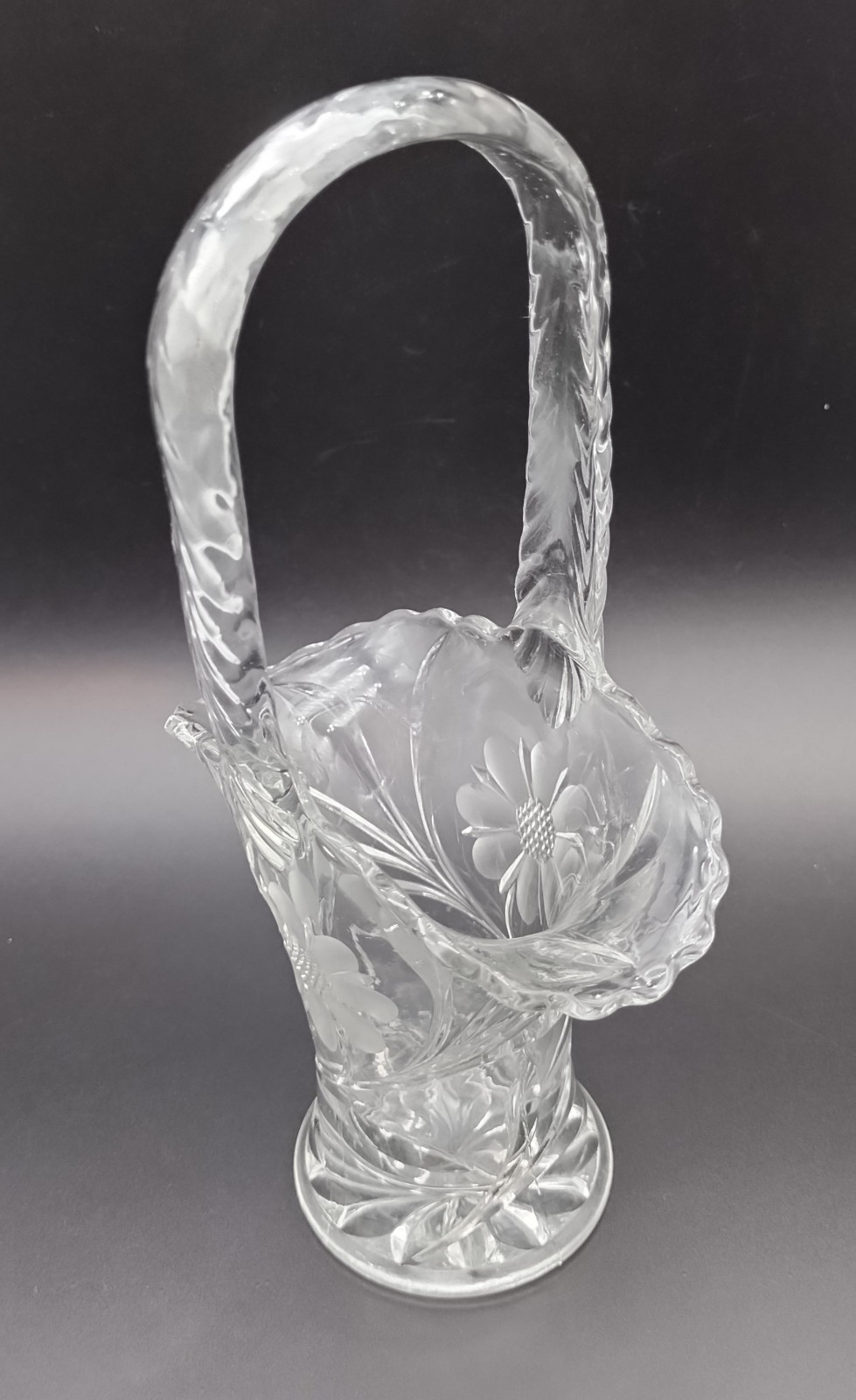 Duncan & Miller Glass Brides Basket * Wheel Cut Flowers Daisy & Scalloped Rim 7″