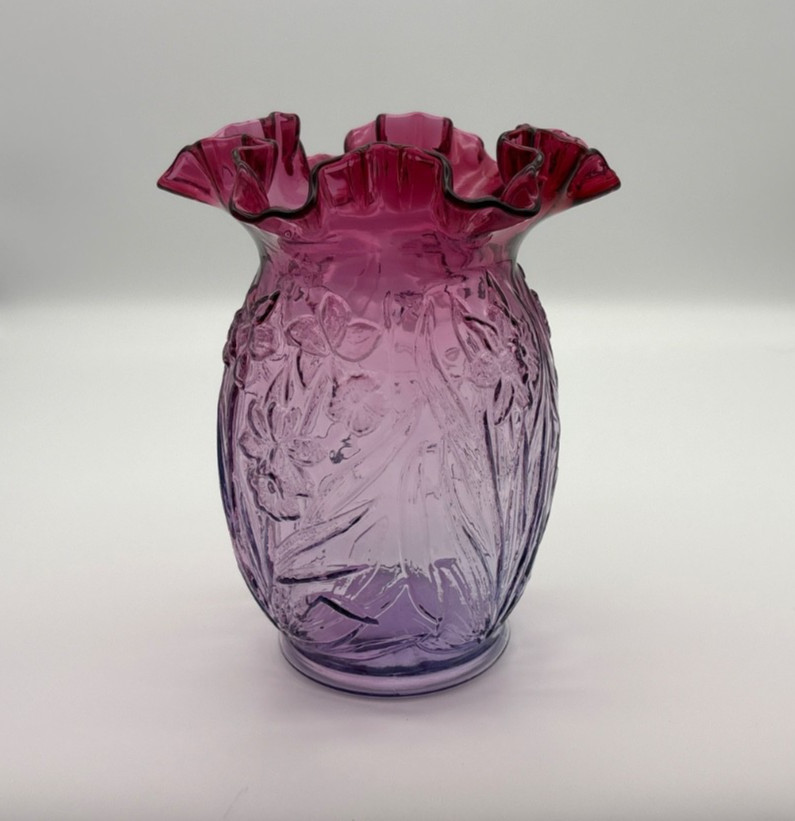 Mulberry Fenton 8″ Daffodil Art Glass Vase